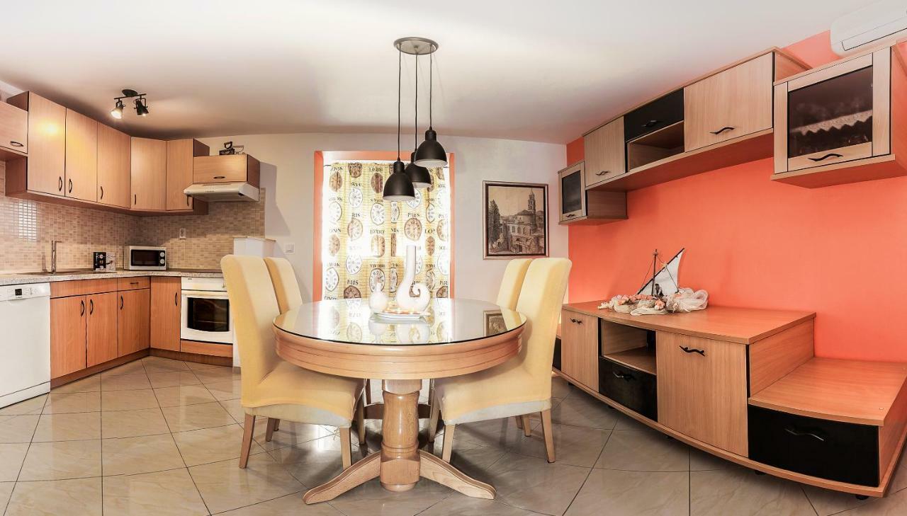 Anboan Apartment สปลิท ภายนอก รูปภาพ